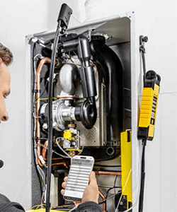 Elektrisches Abgasmessgerät FG4500 C in der Anwendung