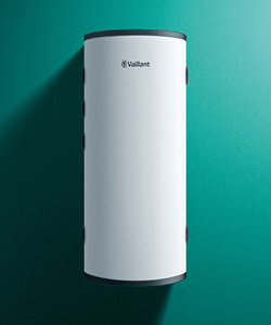 Vaillant wandhängender Pufferspeicher an grüner Wand