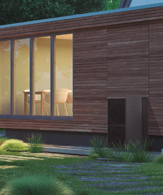 Aquarea Wärmepumpe an einer Hauswand